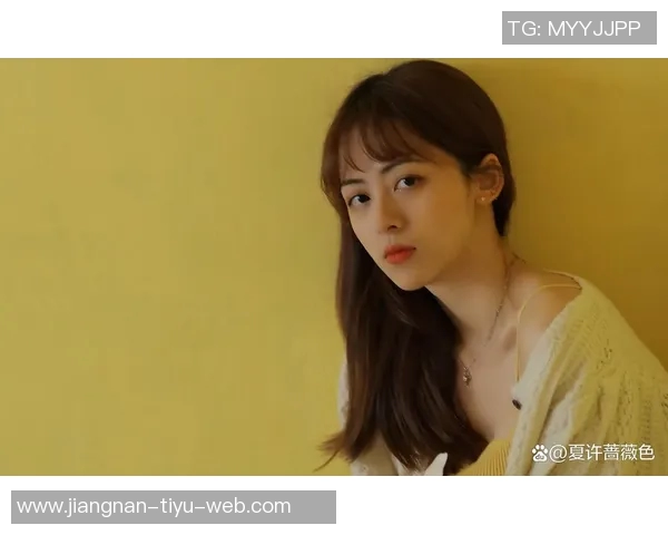 福登女友晒出钻戒引发结婚猜想两人已育有三子女幸福生活曝光