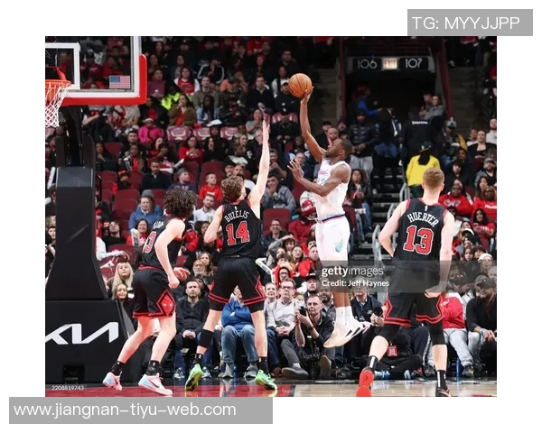 热火客场挑战尼克斯维金斯与戴维恩米切尔均可参赛助力球队